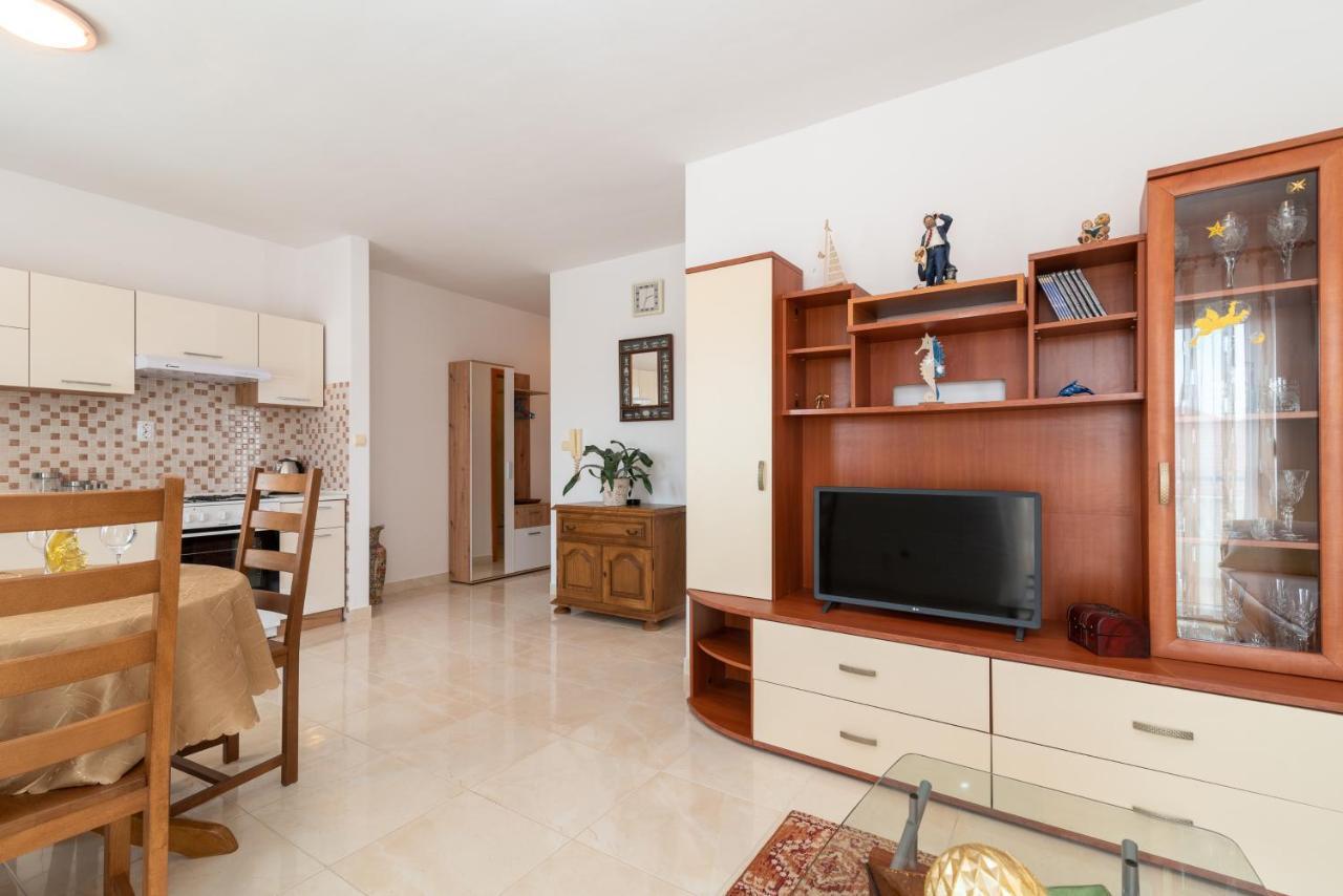Apartman Dildo Apartment Трогир Екстериор снимка