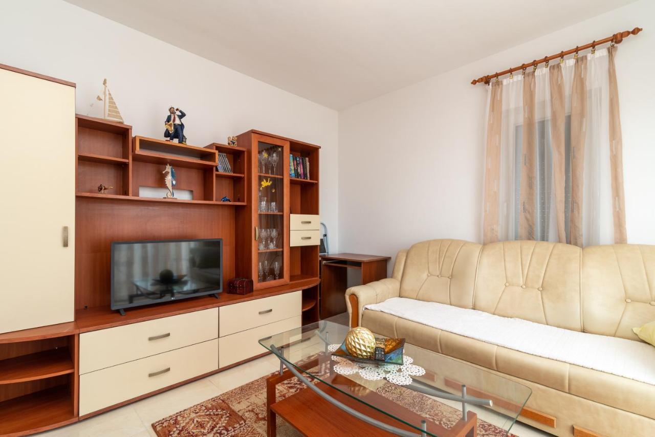 Apartman Dildo Apartment Трогир Екстериор снимка